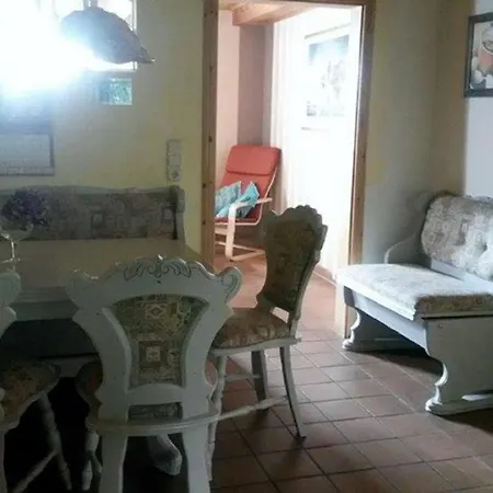 Appartamento Erdgeschosswohnung In Einem Reetgedeckten Friesenhaus Aus Dem Jahr 1860 *