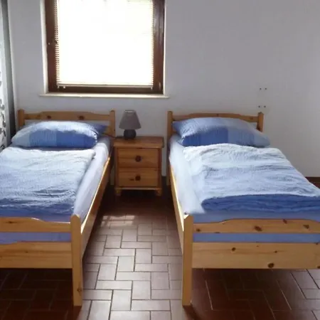 Erdgeschosswohnung In Einem Reetgedeckten Friesenhaus Aus Dem Jahr 1860 *