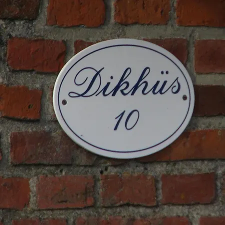 Erdgeschosswohnung In Einem Reetgedeckten Friesenhaus Aus Dem Jahr 1860